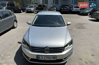 Седан Volkswagen Passat 2012 в Києві