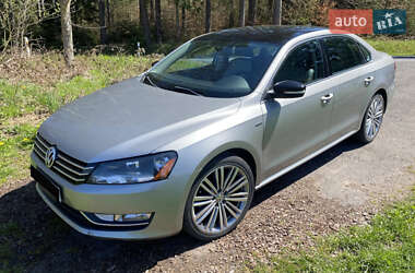 Седан Volkswagen Passat 2014 в Тернополе