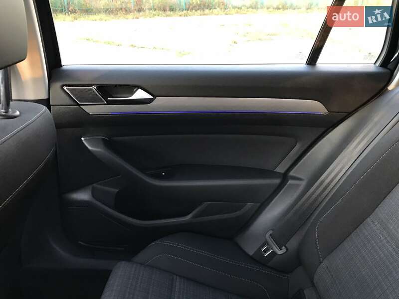 Универсал Volkswagen Passat 2020 в Калуше