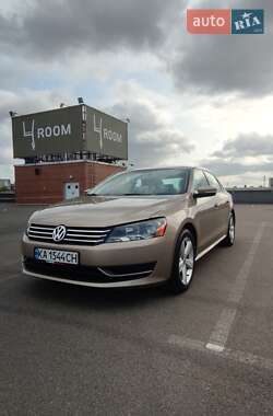 Седан Volkswagen Passat 2015 в Києві