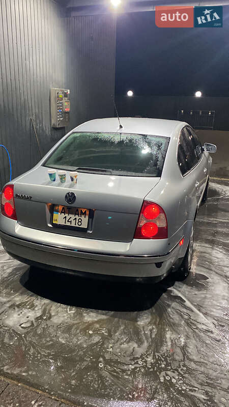 Седан Volkswagen Passat 2002 в Долине