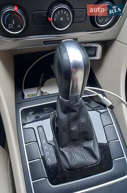Седан Volkswagen Passat 2013 в 
