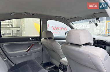 Седан Volkswagen Passat 2002 в 