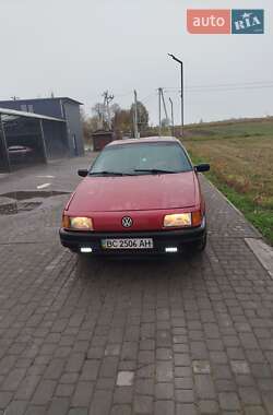 Седан Volkswagen Passat 1990 в Львові