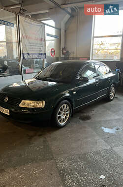 Седан Volkswagen Passat 1997 в Львове