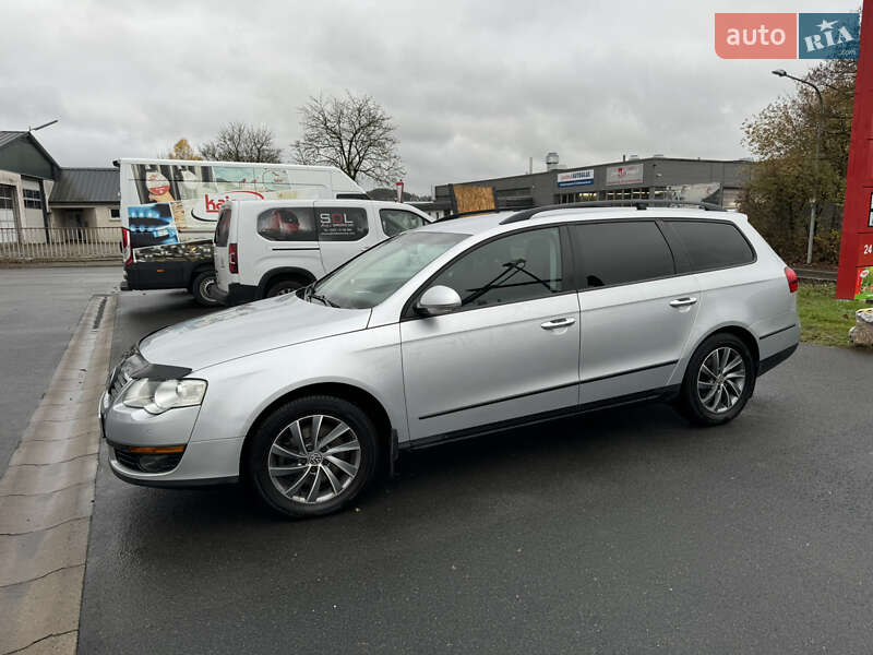 Універсал Volkswagen Passat 2010 в Чернівцях