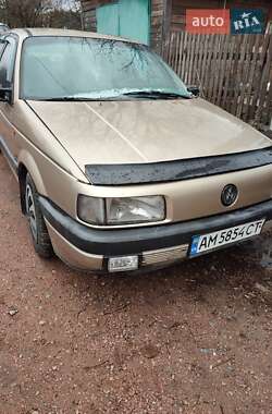 Седан Volkswagen Passat 1989 в Житомирі