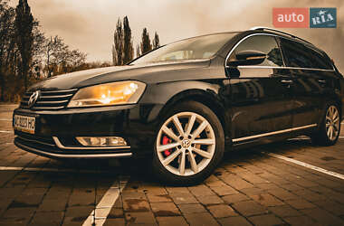 Універсал Volkswagen Passat 2011 в 