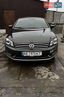 Седан Volkswagen Passat 2012 в Новомосковске