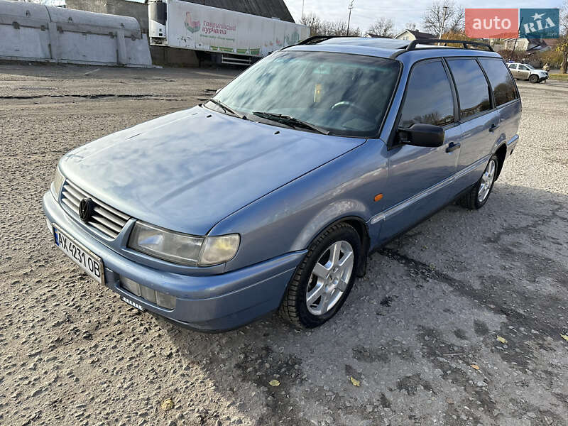 Універсал Volkswagen Passat 1994 в Зміїві