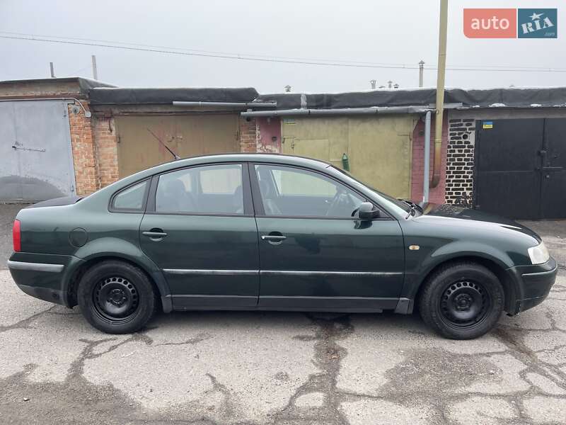 Седан Volkswagen Passat 1997 в Полтаве