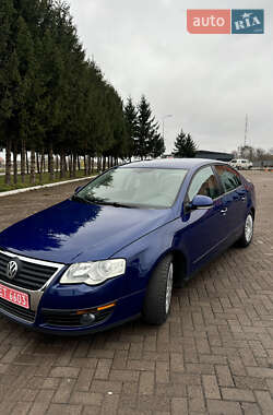 Седан Volkswagen Passat 2006 в Житомирі