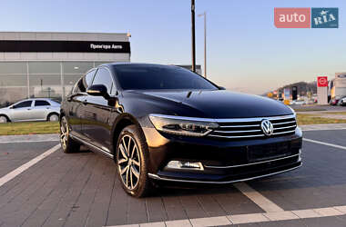 Седан Volkswagen Passat 2015 в Мукачевому