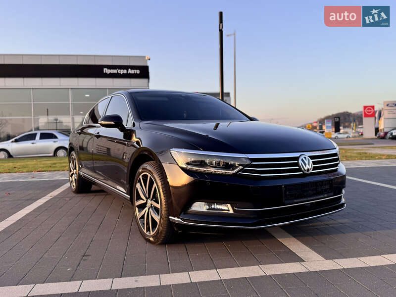 Седан Volkswagen Passat 2015 в Мукачевому