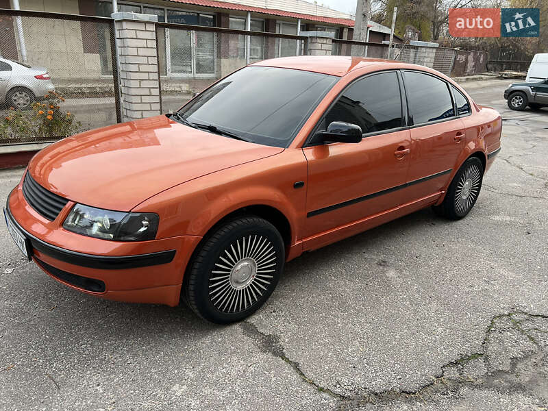 Седан Volkswagen Passat 1997 в Харькове
