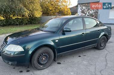 Седан Volkswagen Passat 2002 в 