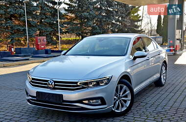 Седан Volkswagen Passat 2021 в Івано-Франківську