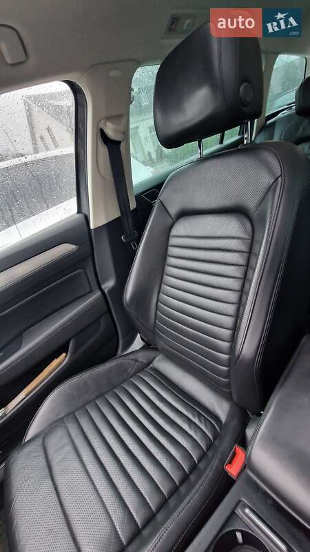 Универсал Volkswagen Passat 2015 в Львове