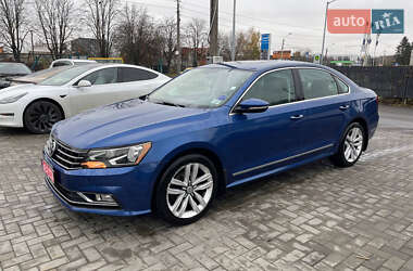 Седан Volkswagen Passat 2016 в Луцьку