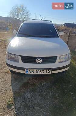 Седан Volkswagen Passat 1999 в Чернівцях