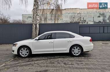 Седан Volkswagen Passat 2011 в Миргороде