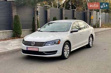 Седан Volkswagen Passat 2014 в Києві