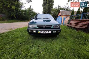 Універсал Volkswagen Passat 1996 в Попільні