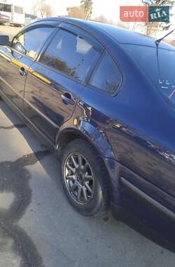Седан Volkswagen Passat 2000 в Виннице