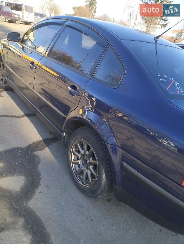 Седан Volkswagen Passat 2000 в Виннице