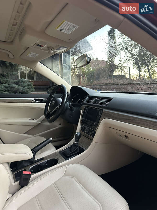 Седан Volkswagen Passat 2018 в Києві