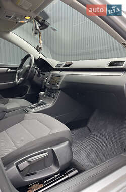 Универсал Volkswagen Passat 2011 в 