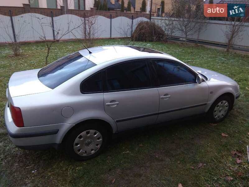 Седан Volkswagen Passat 1998 в Владимире