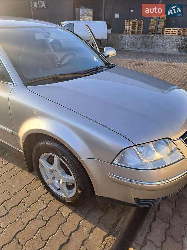 Седан Volkswagen Passat 2005 в Стрые