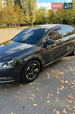 Седан Volkswagen Passat 2011 в Миколаєві