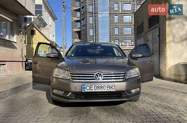 Седан Volkswagen Passat 2011 в Черновцах