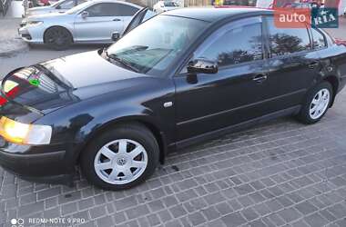 Седан Volkswagen Passat 2000 в Одессе