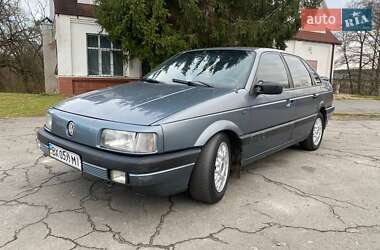 Седан Volkswagen Passat 1989 в Славуте