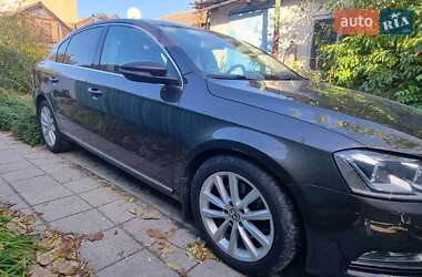 Седан Volkswagen Passat 2013 в Полтаві