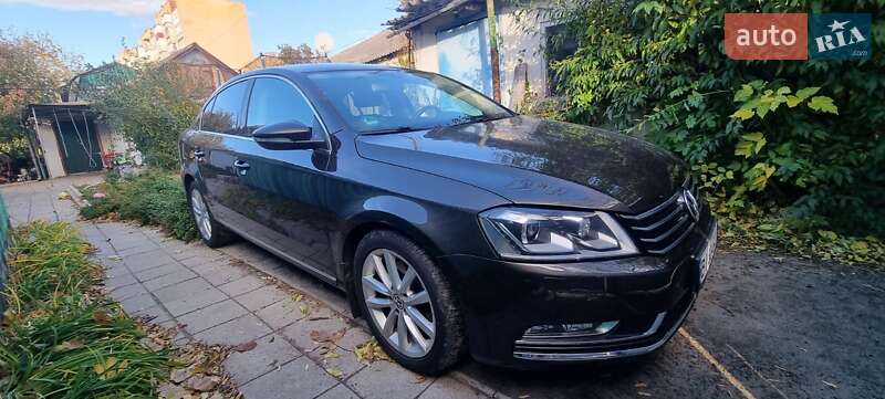 Седан Volkswagen Passat 2013 в Полтаві