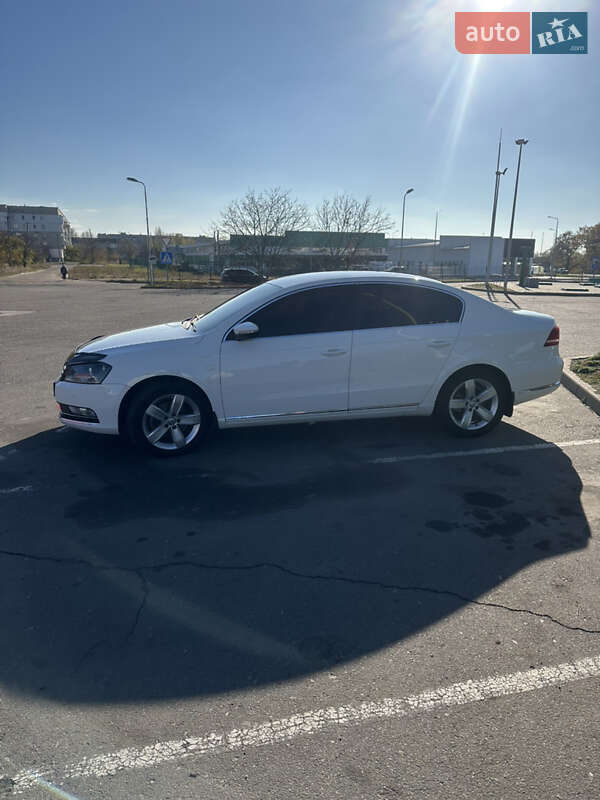 Седан Volkswagen Passat 2011 в Херсоні