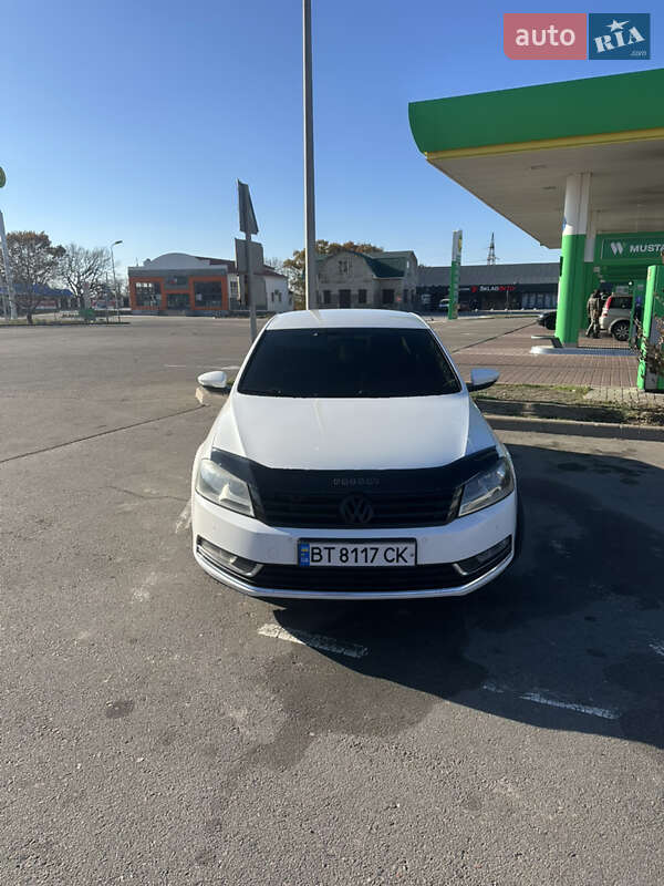 Седан Volkswagen Passat 2011 в Херсоні