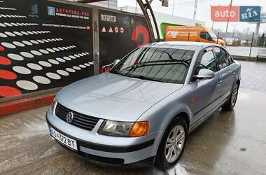 Седан Volkswagen Passat 1997 в Ужгороді