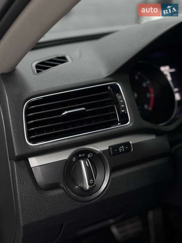 Седан Volkswagen Passat 2016 в Кропивницькому