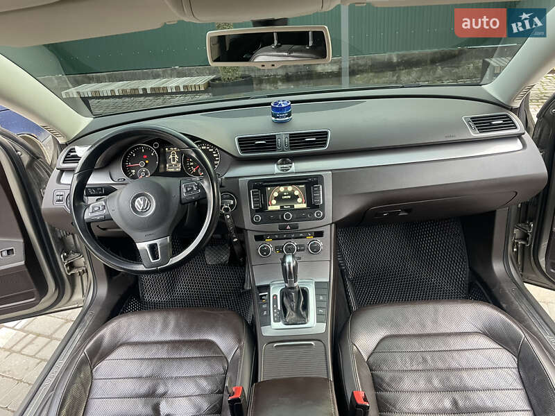 Універсал Volkswagen Passat 2012 в Кам'янець-Подільському