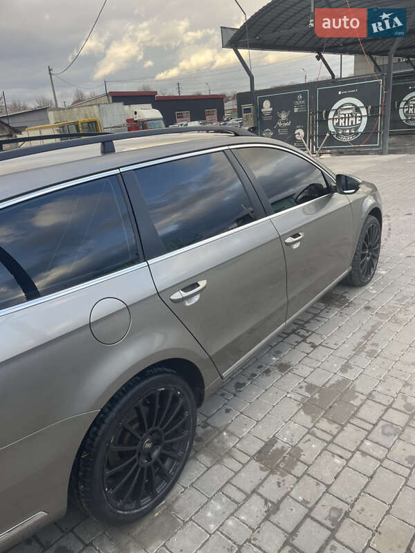 Універсал Volkswagen Passat 2012 в Кам'янець-Подільському