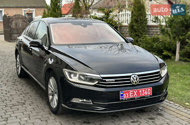 Седан Volkswagen Passat 2016 в Луцке