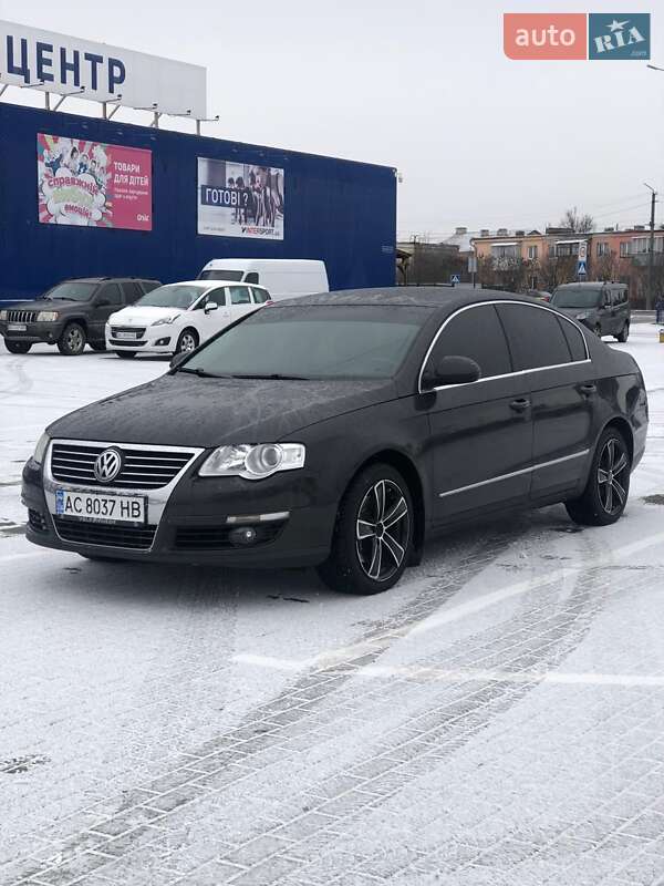 Седан Volkswagen Passat 2005 в Шацке