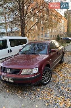 Седан Volkswagen Passat 1998 в Полтаве