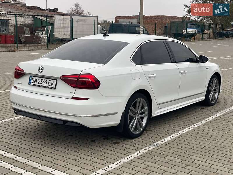 Седан Volkswagen Passat 2017 в Ромнах