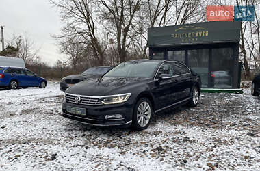 Седан Volkswagen Passat 2018 в Ровно